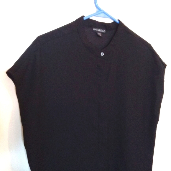 en THREAD Boxy Shape Cap Sleeve Blouse - Picture 4 of 8